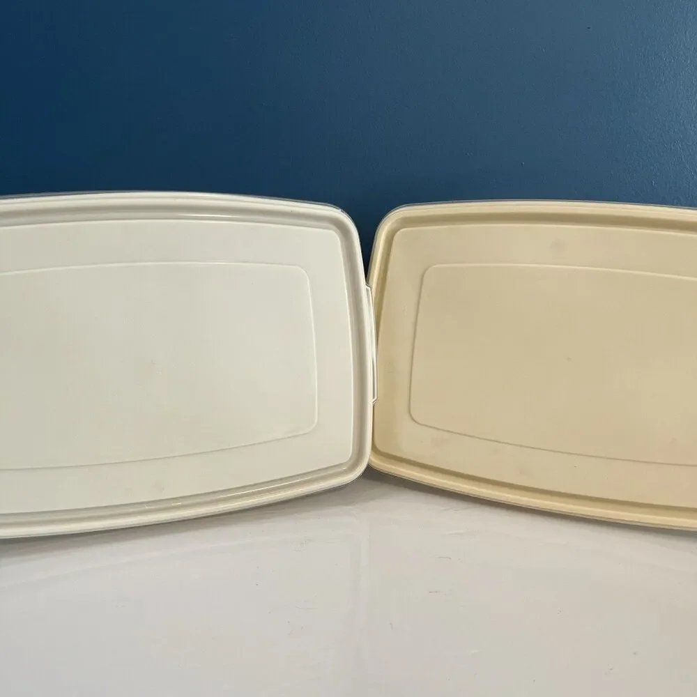 Vintage Rubbermaid Servin Saver Lot Of 4 Containers #2, 7, 11 Rectangle & Square